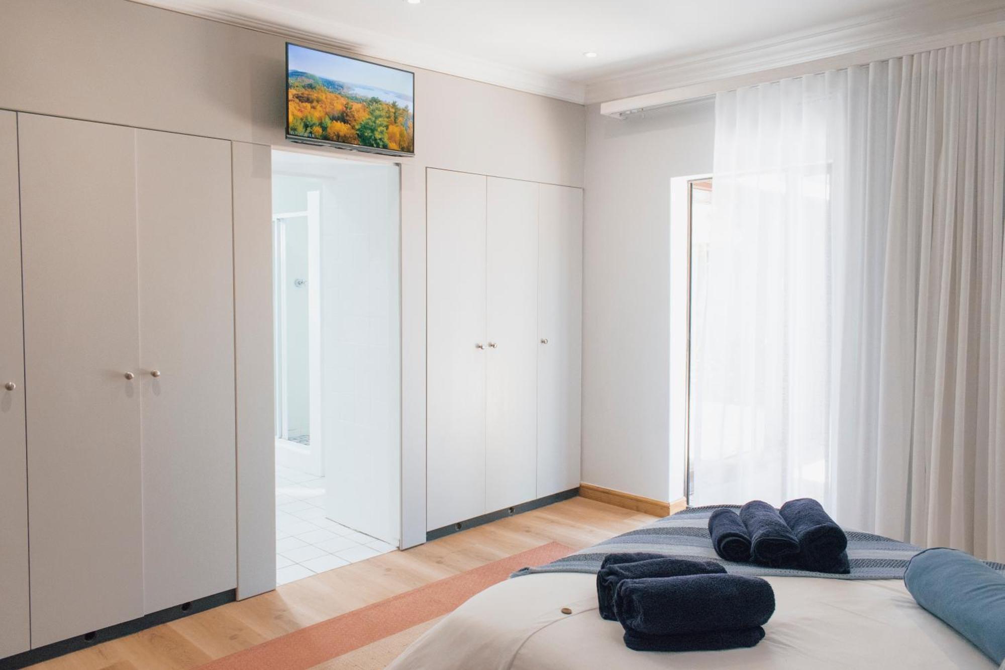 Tranquil Private Rooms Hermanus Exterior photo